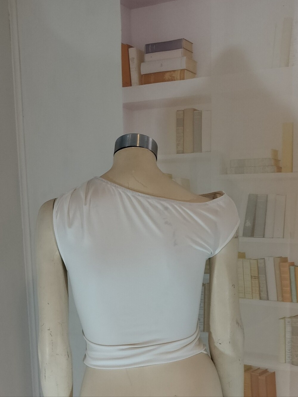 SHEIN White Sleeveless Boatneck Crop Top - Picture 2 of 4